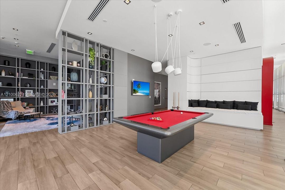 En Venta: $405,000 (0 camas, 1 baños, 530 Pies cuadrados)
