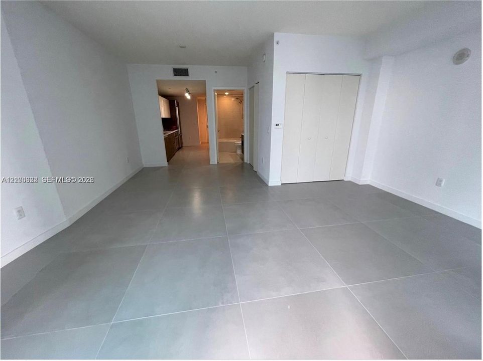 En Venta: $405,000 (0 camas, 1 baños, 530 Pies cuadrados)