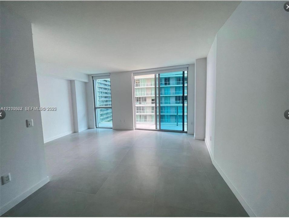 En Venta: $405,000 (0 camas, 1 baños, 530 Pies cuadrados)