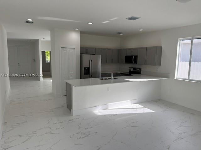 For Sale: $609,900 (4 beds, 3 baths, 2330 Square Feet)
