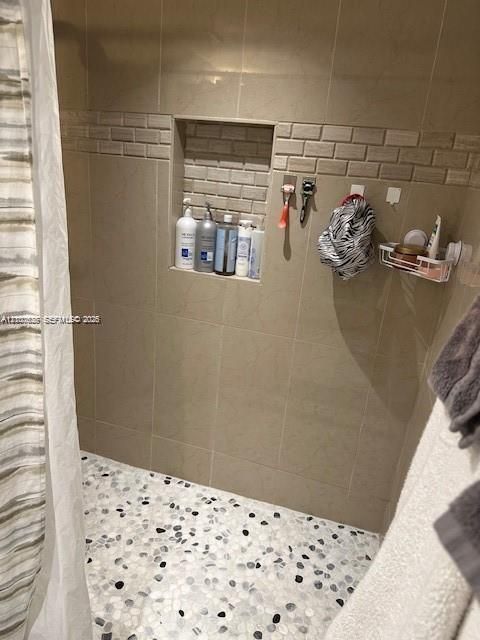 For Rent: $1,975 (2 beds, 2 baths, 965 Square Feet)