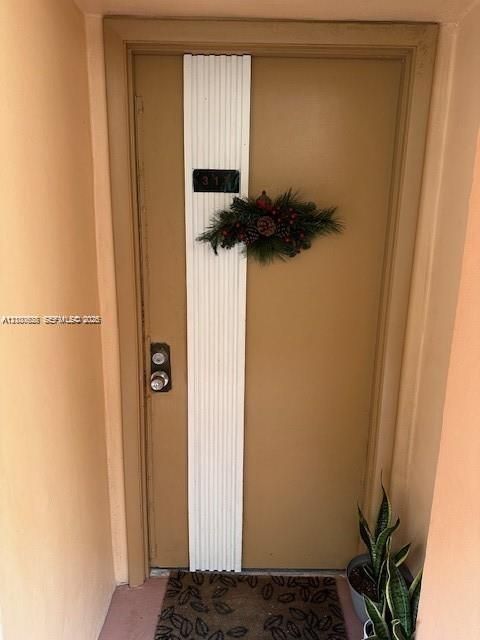 For Rent: $1,975 (2 beds, 2 baths, 965 Square Feet)