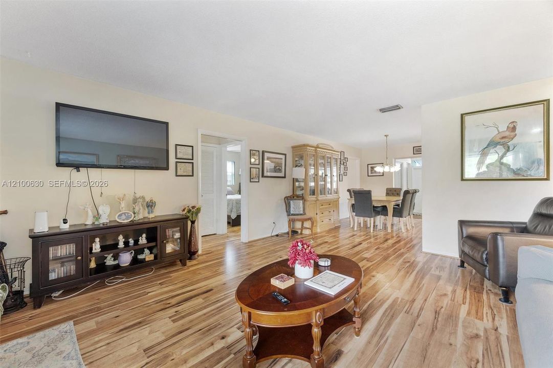 For Sale: $629,000 (3 beds, 2 baths, 1506 Square Feet)