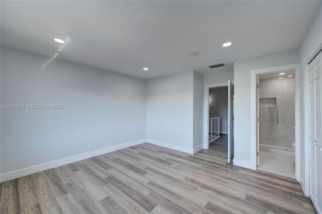 For Sale: $425,000 (2 beds, 1 baths, 1427 Square Feet)