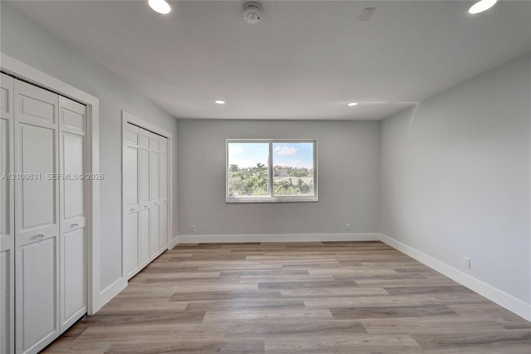 For Sale: $425,000 (2 beds, 1 baths, 1427 Square Feet)