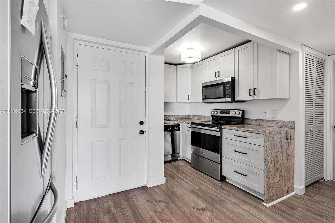 For Rent: $4,000 (2 beds, 2 baths, 1098 Square Feet)