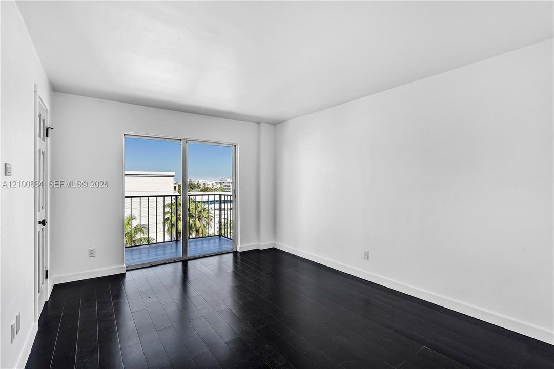 For Rent: $4,000 (2 beds, 2 baths, 1098 Square Feet)