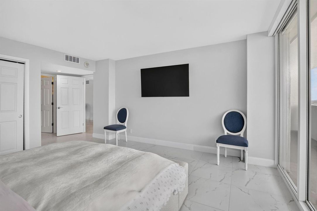 Primary suite