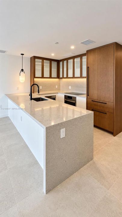 En Renta: $12,900 (3 camas, 3 baños, 2000 Pies cuadrados)