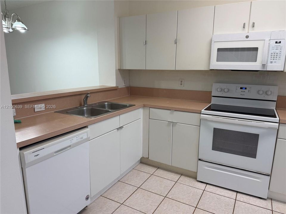 В аренду: $2,550 (2 спален, 2 ванн, 1120 Квадратных фут)