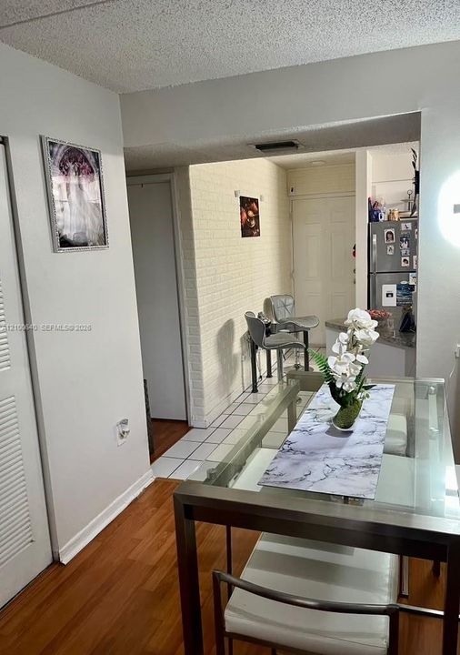 For Sale: $279,500 (2 beds, 2 baths, 1004 Square Feet)