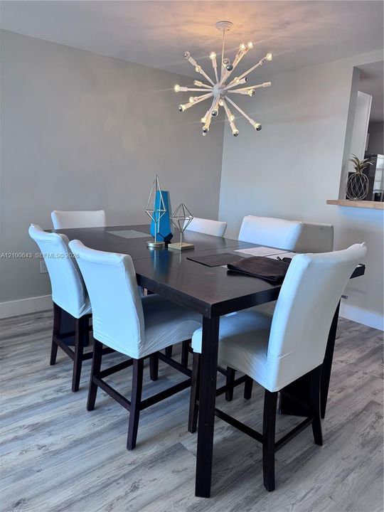 For Rent: $2,390 (2 beds, 2 baths, 1317 Square Feet)
