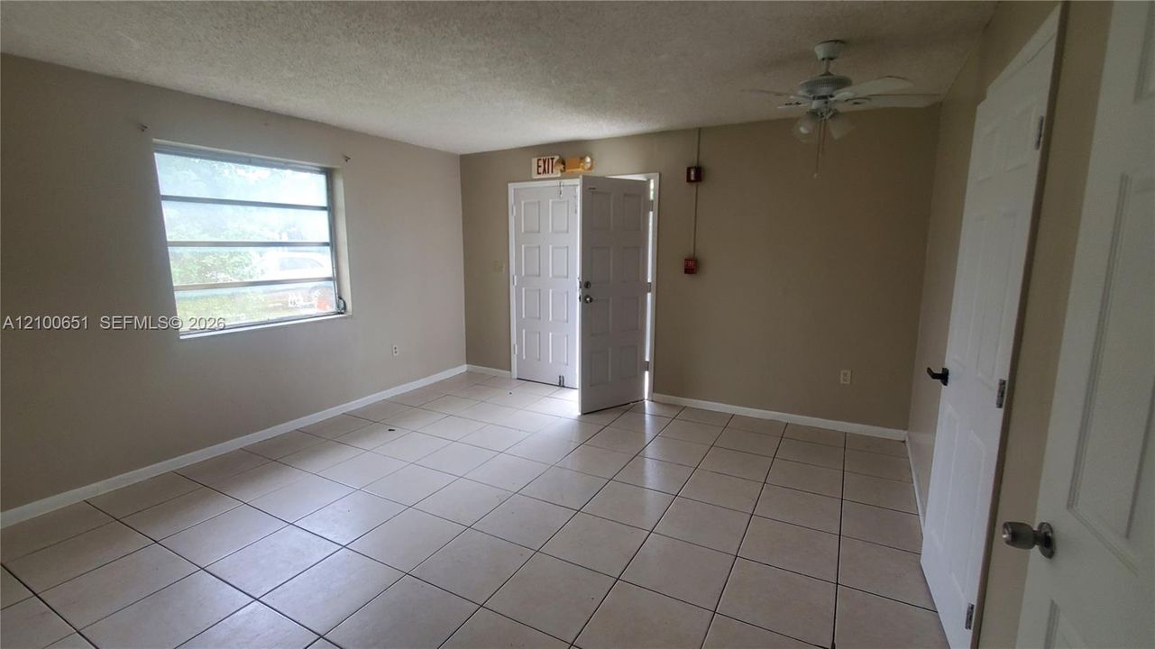 В аренду: $2,550 (3 спален, 2 ванн, 1092 Квадратных фут)