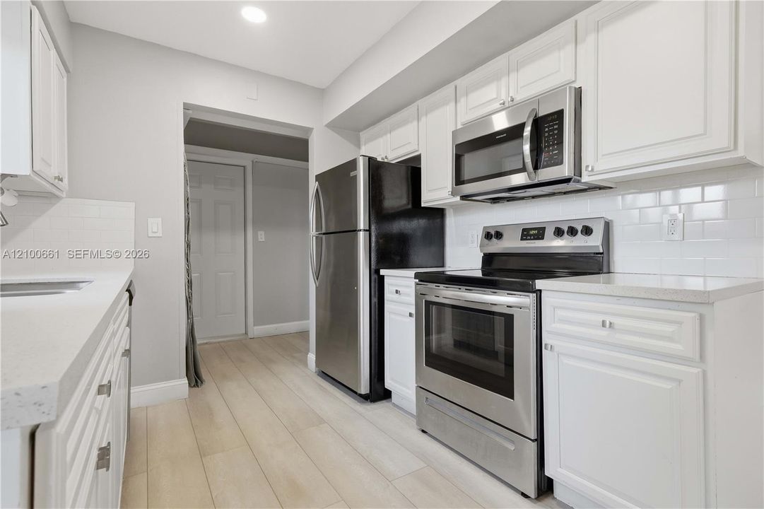 En Venta: $459,000 (3 camas, 2 baños, 1025 Pies cuadrados)