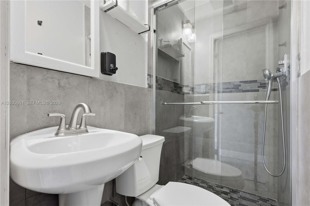 En Venta: $459,000 (3 camas, 2 baños, 1025 Pies cuadrados)