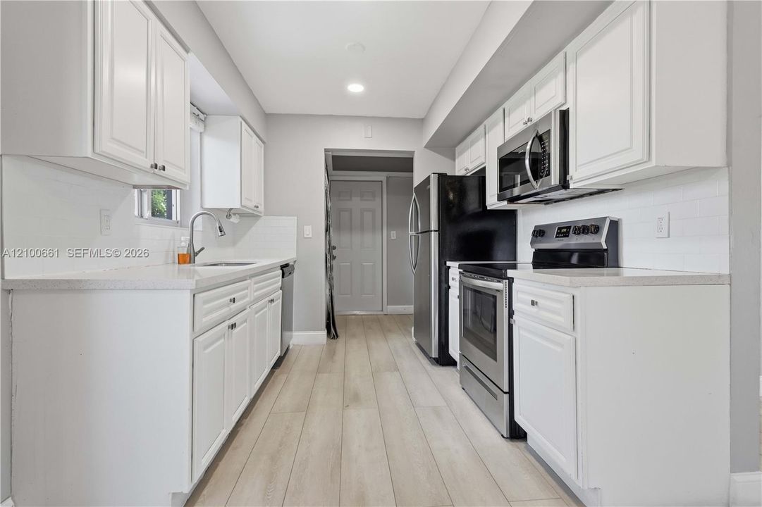 En Venta: $459,000 (3 camas, 2 baños, 1025 Pies cuadrados)