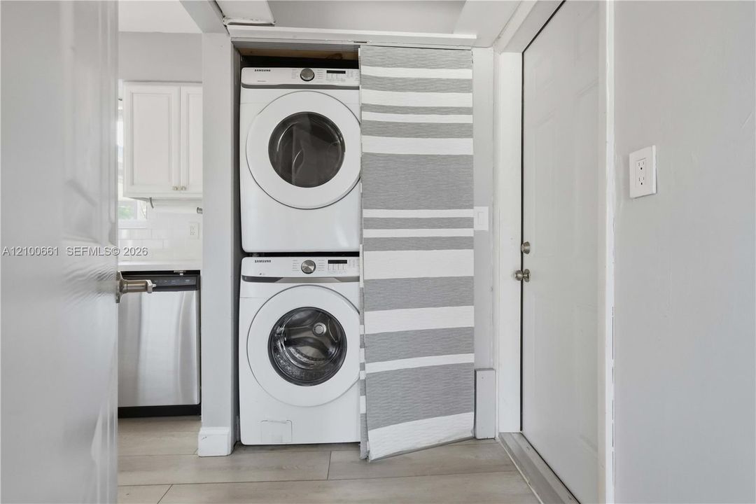 En Venta: $459,000 (3 camas, 2 baños, 1025 Pies cuadrados)