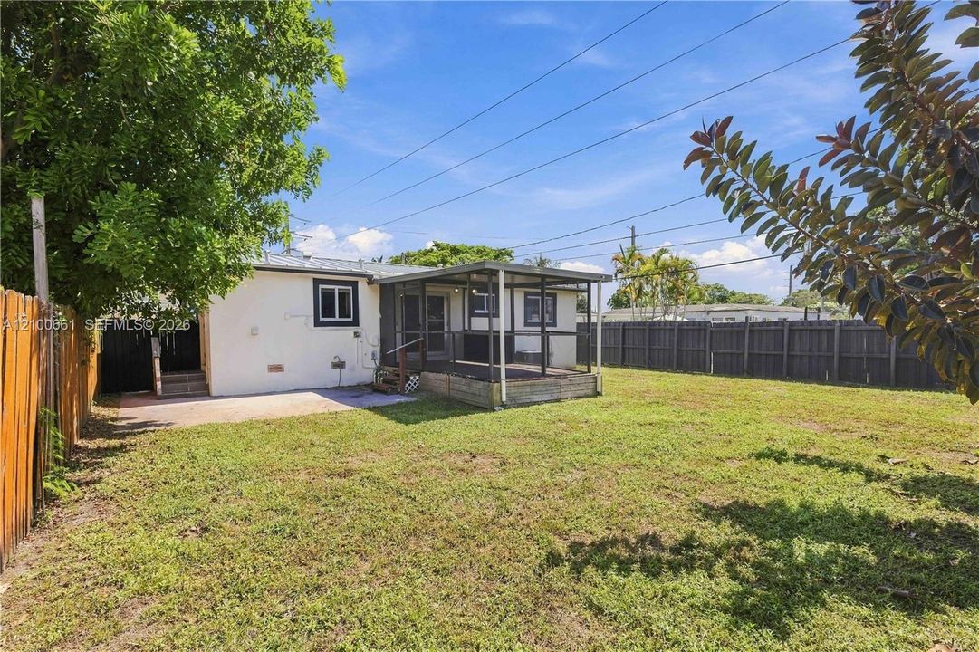 En Venta: $459,000 (3 camas, 2 baños, 1025 Pies cuadrados)