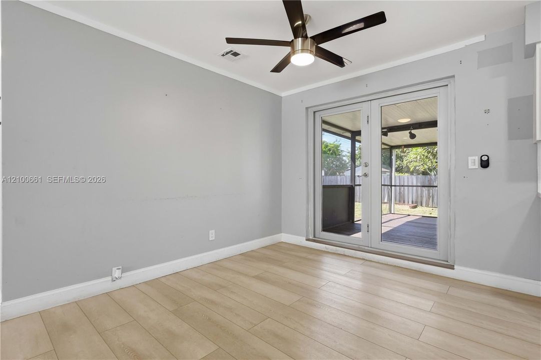 En Venta: $459,000 (3 camas, 2 baños, 1025 Pies cuadrados)