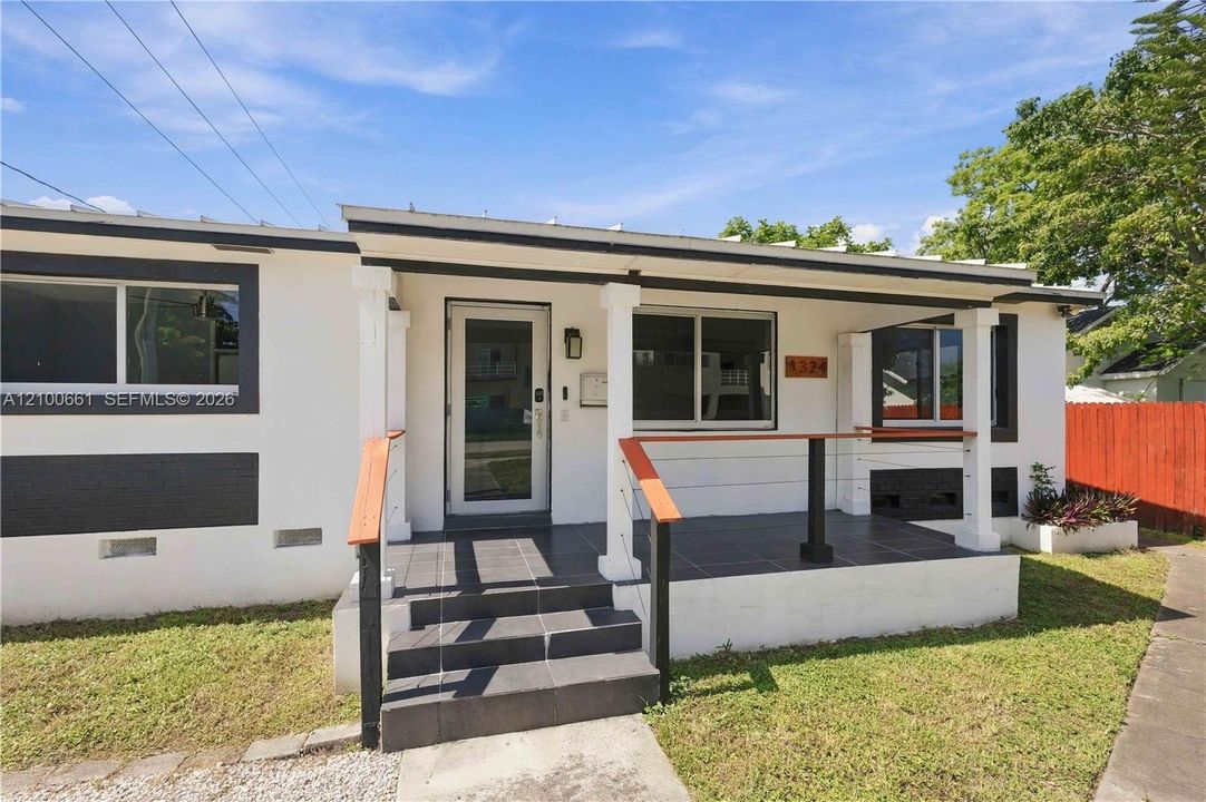 En Venta: $459,000 (3 camas, 2 baños, 1025 Pies cuadrados)