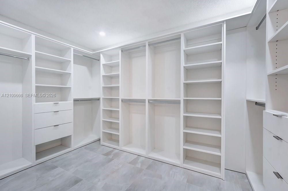 На продажу: $599,000 (3 спален, 2 ванн, 1716 Квадратных фут)