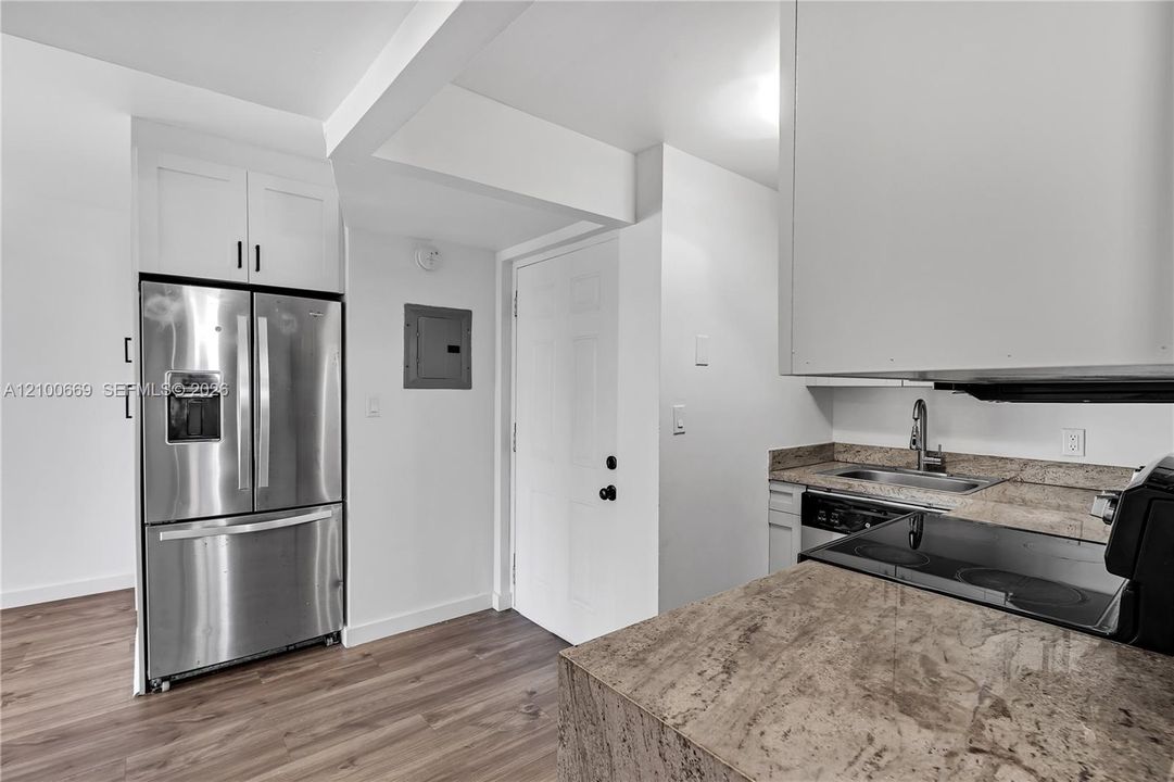 En Venta: $600,000 (2 camas, 2 baños, 1098 Pies cuadrados)