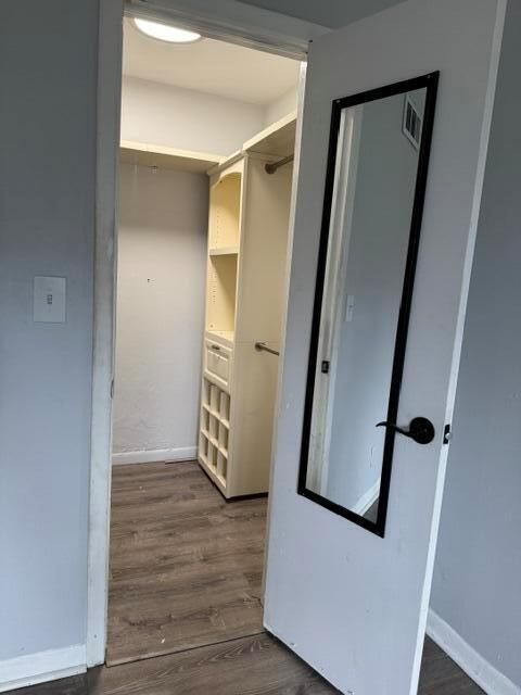 3119 Wal in closet