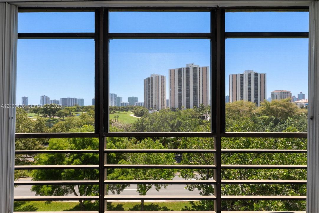 На продажу: $275,000 (2 спален, 2 ванн, 1083 Квадратных фут)