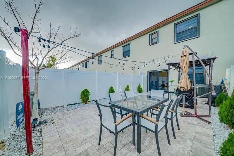 В аренду: $3,195 (3 спален, 2 ванн, 1412 Квадратных фут)