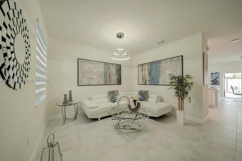 В аренду: $3,195 (3 спален, 2 ванн, 1412 Квадратных фут)
