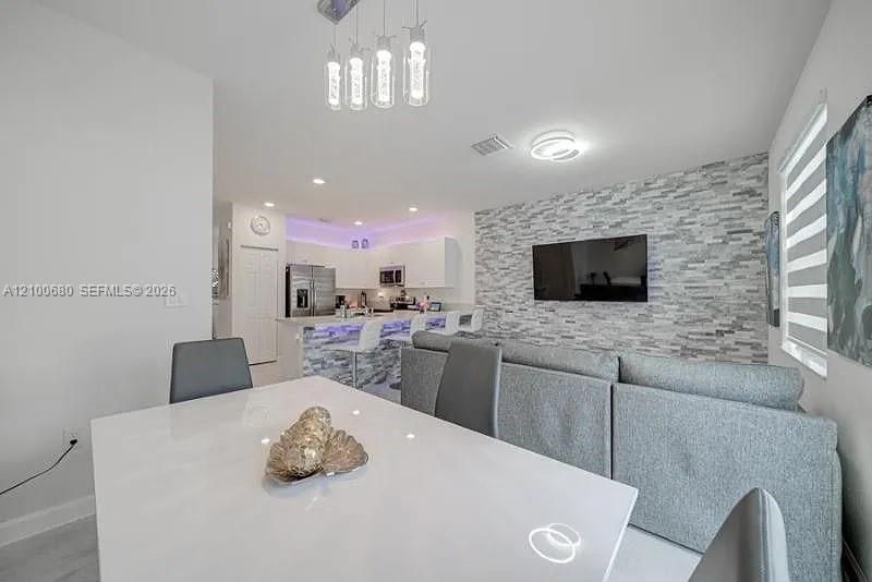 В аренду: $3,195 (3 спален, 2 ванн, 1412 Квадратных фут)