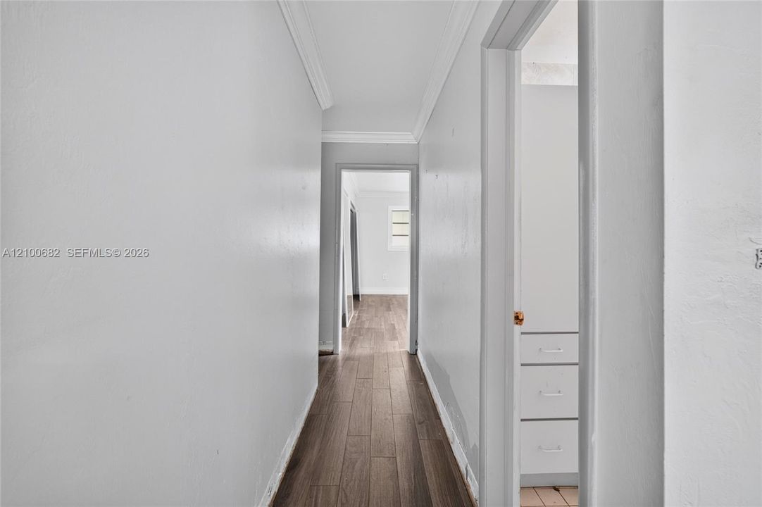 Hallway leading to the bedrooms *