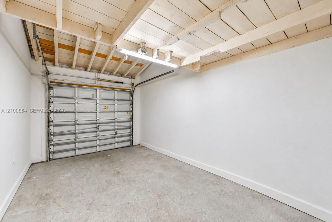 В аренду: $6,000 (3 спален, 3 ванн, 2084 Квадратных фут)