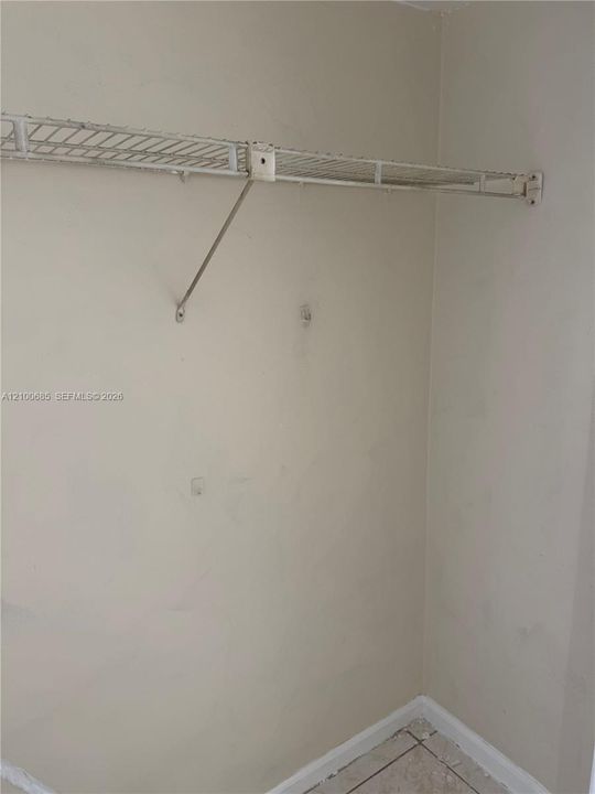 На продажу: $285,000 (2 спален, 2 ванн, 1053 Квадратных фут)
