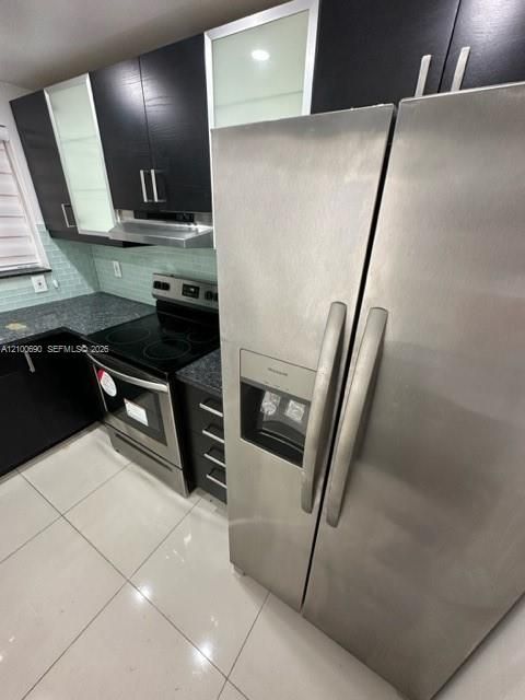 В аренду: $2,400 (2 спален, 2 ванн, 970 Квадратных фут)
