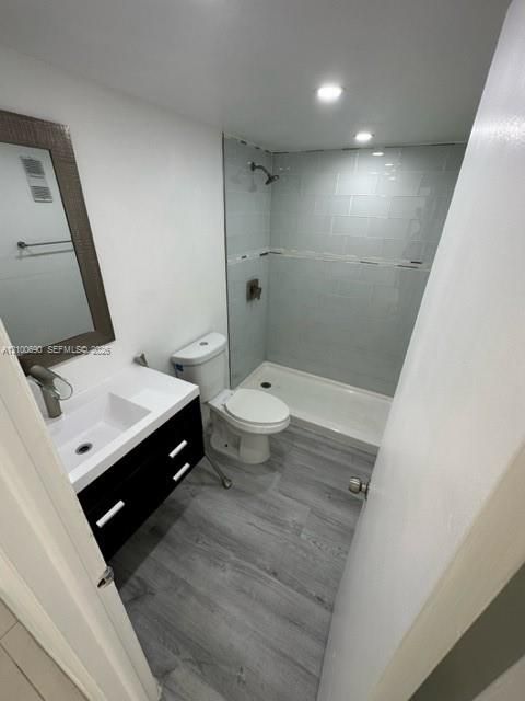 В аренду: $2,400 (2 спален, 2 ванн, 970 Квадратных фут)