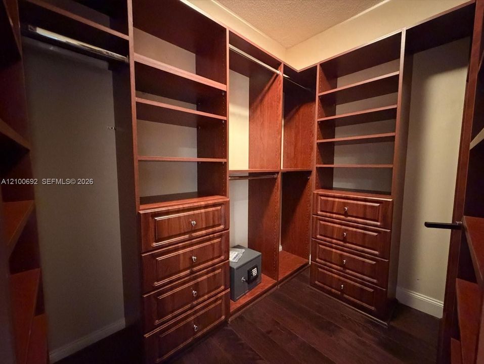 В аренду: $8,000 (3 спален, 3 ванн, 1890 Квадратных фут)
