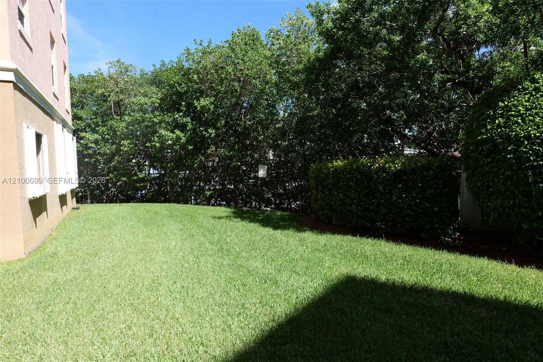For Rent: $4,250 (3 beds, 2 baths, 1350 Square Feet)