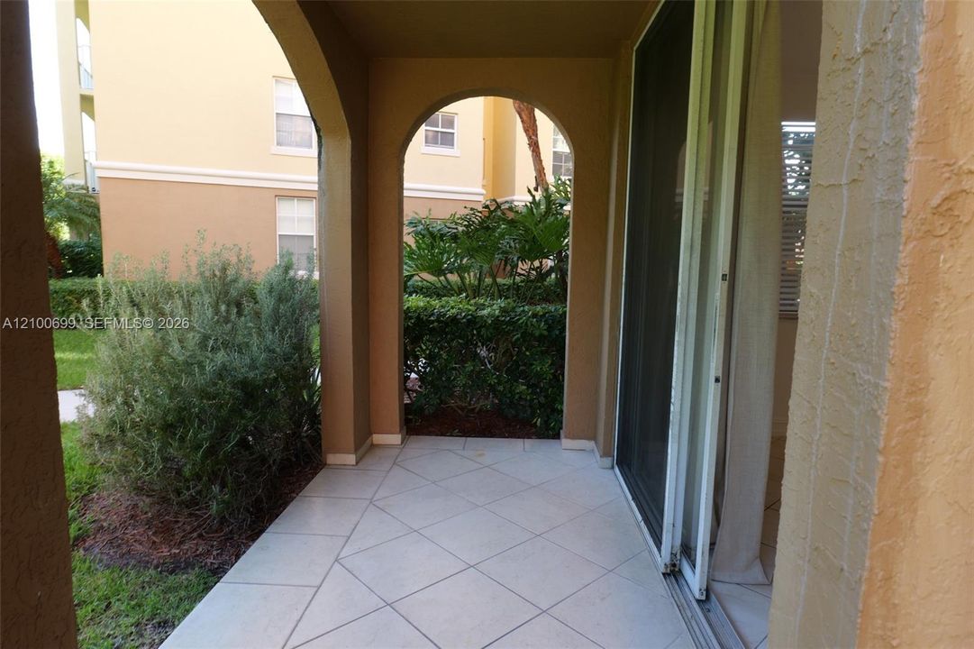 For Rent: $4,250 (3 beds, 2 baths, 1350 Square Feet)