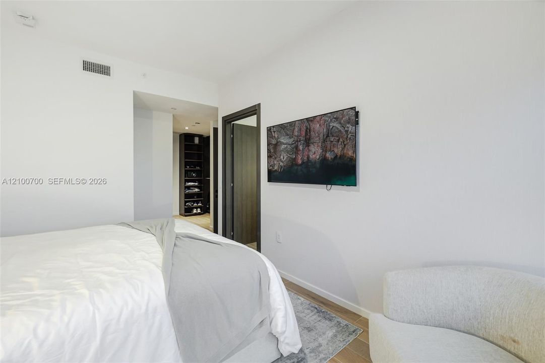 En Venta: $1,999,000 (4 camas, 4 baños, 1761 Pies cuadrados)