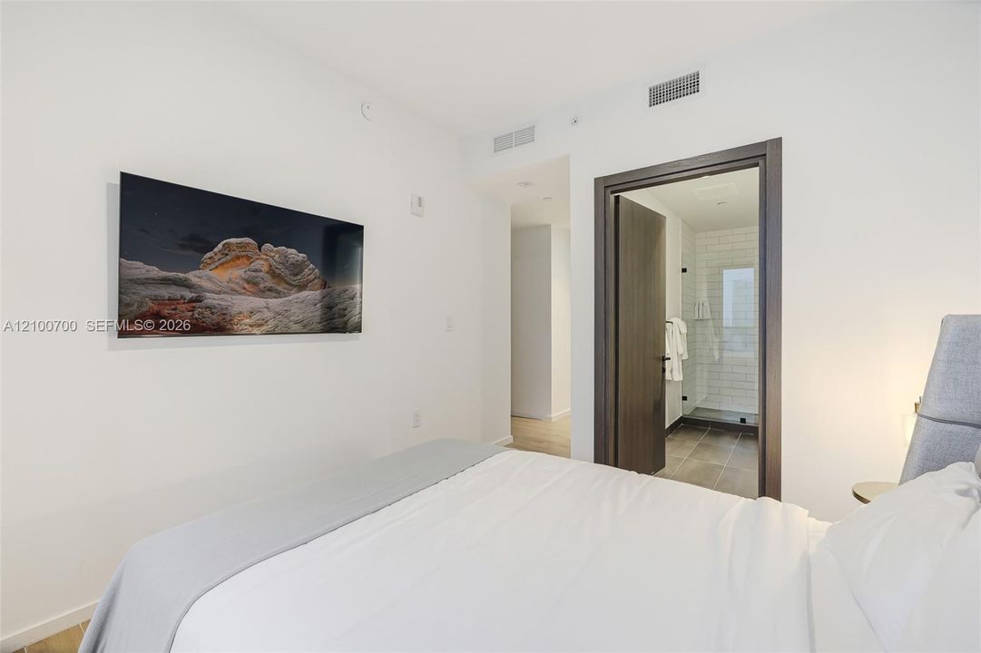 En Venta: $1,999,000 (4 camas, 4 baños, 1761 Pies cuadrados)