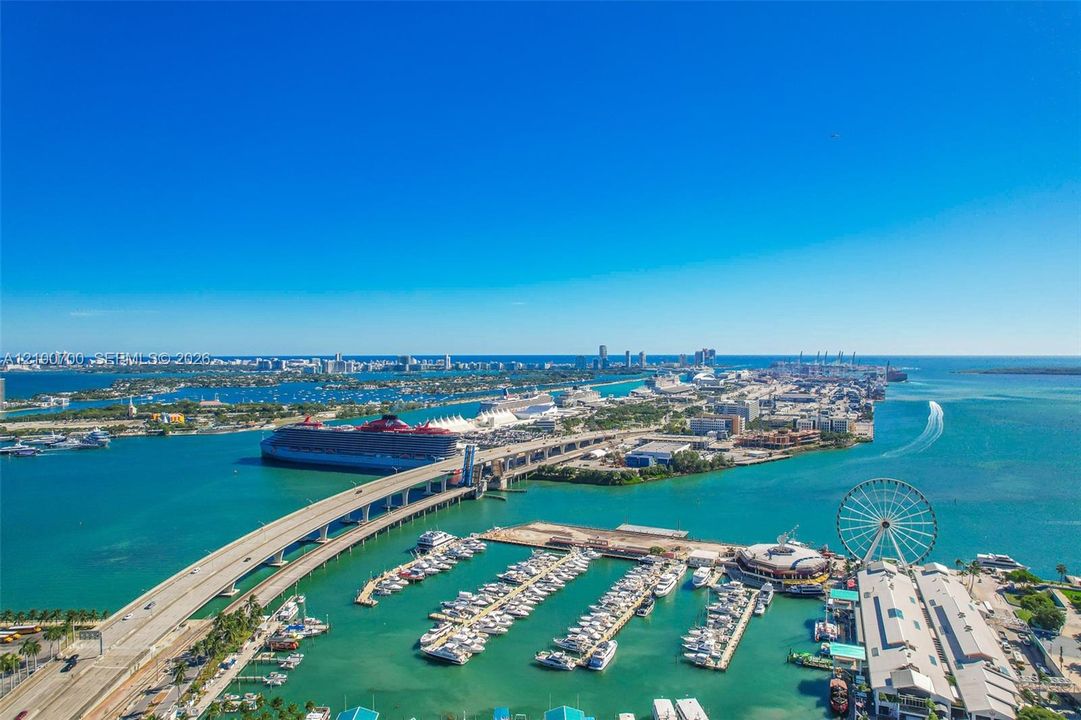 En Venta: $1,999,000 (4 camas, 4 baños, 1761 Pies cuadrados)