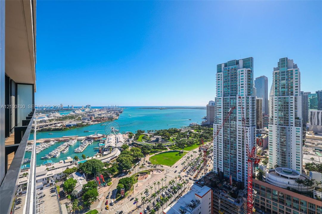 En Venta: $1,999,000 (4 camas, 4 baños, 1761 Pies cuadrados)