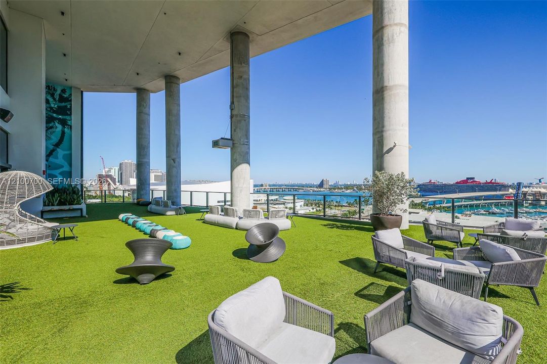 En Venta: $1,999,000 (4 camas, 4 baños, 1761 Pies cuadrados)