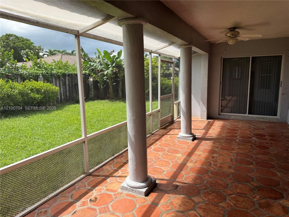 En Renta: $4,500 (4 camas, 3 baños, 2107 Pies cuadrados)