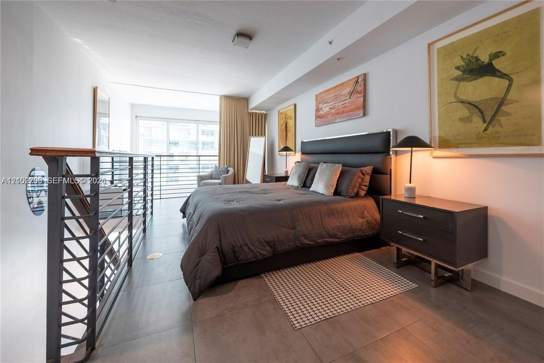For Rent: $3,350 (1 beds, 1 baths, 877 Square Feet)
