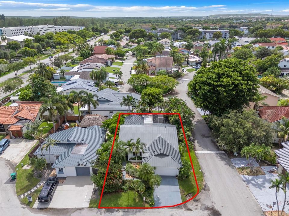 Activo con contrato: $599,999 (4 camas, 2 baños, 1665 Pies cuadrados)