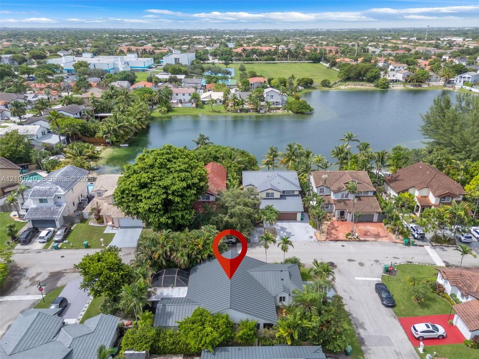 Activo con contrato: $599,999 (4 camas, 2 baños, 1665 Pies cuadrados)