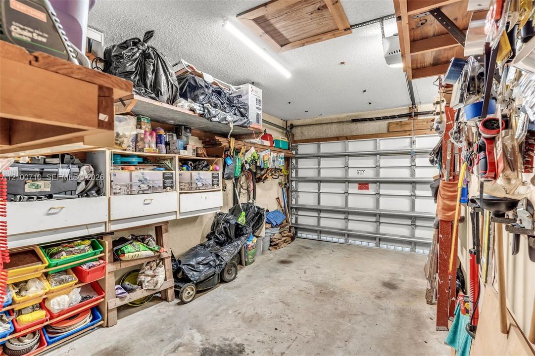 Activo con contrato: $599,999 (4 camas, 2 baños, 1665 Pies cuadrados)