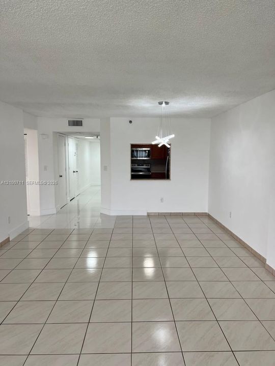 For Sale: $250,000 (2 beds, 2 baths, 1586 Square Feet)